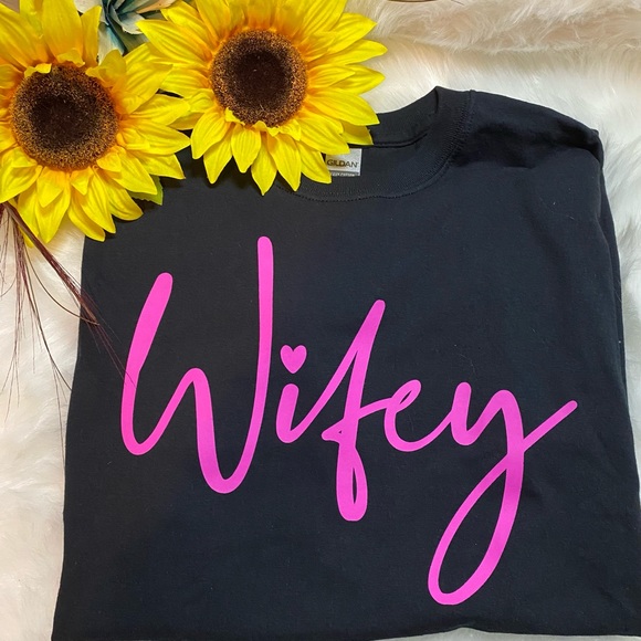 Wifey T-Shirt - Picture 2 of 2